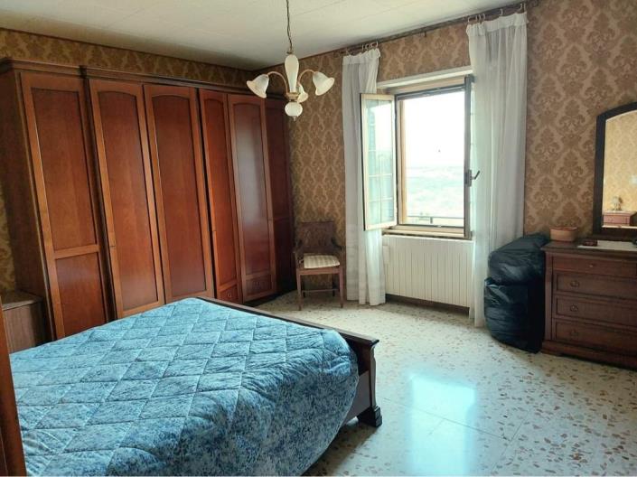 Image No.24-3 Bed House for sale