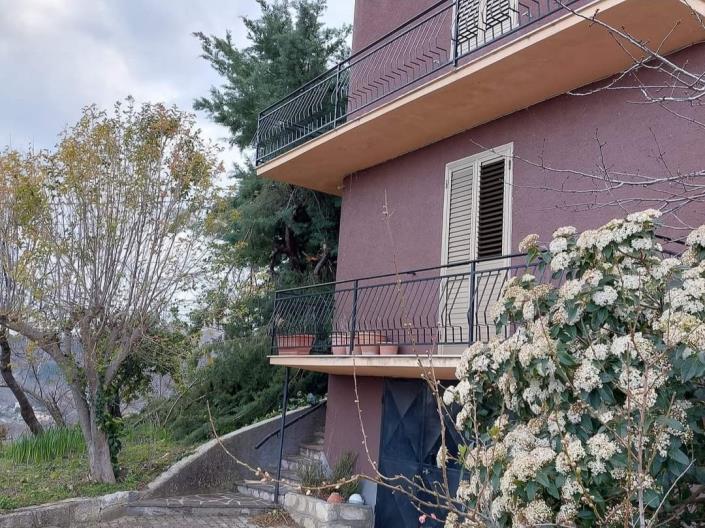 Image No.4-3 Bed House for sale