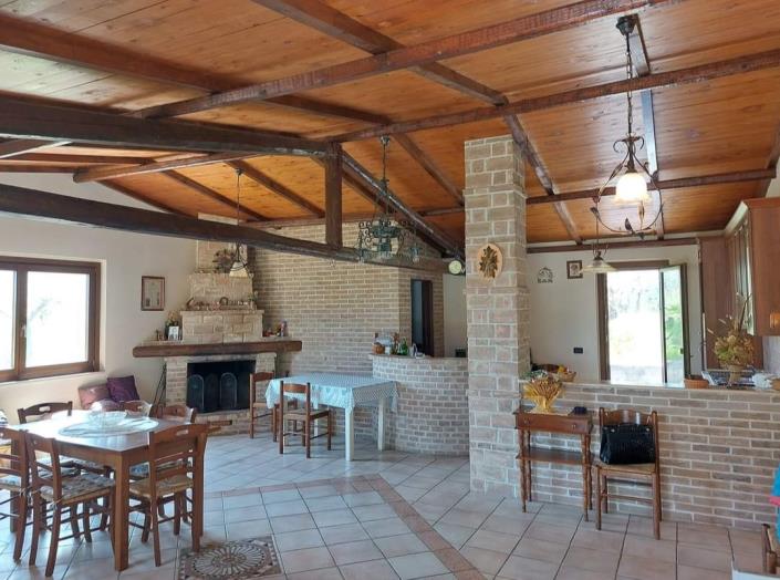 Image No.6-2 Bed Villa / Detached for sale