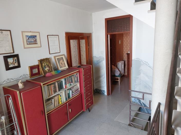 Image No.21-4 Bed Townhouse for sale