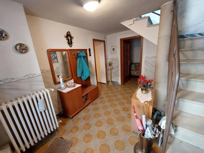 Image No.10-4 Bed Townhouse for sale