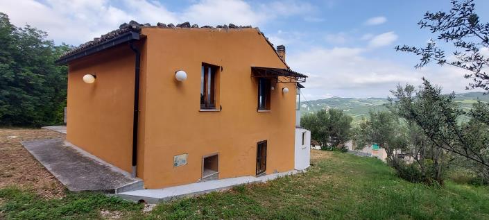 Image No.1-3 Bed Villa / Detached for sale
