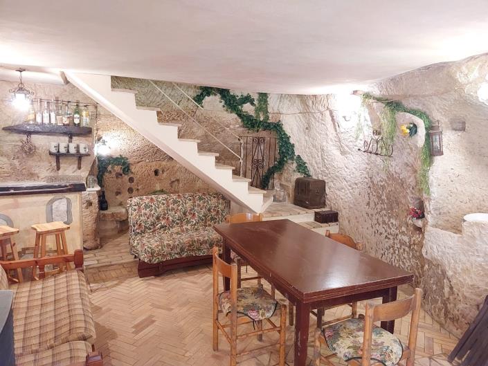 Image No.15-3 Bed Townhouse for sale