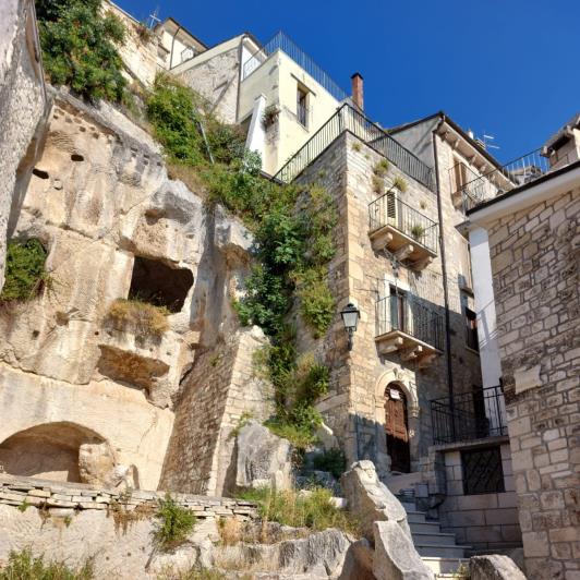 Image No.2-3 Bed Townhouse for sale