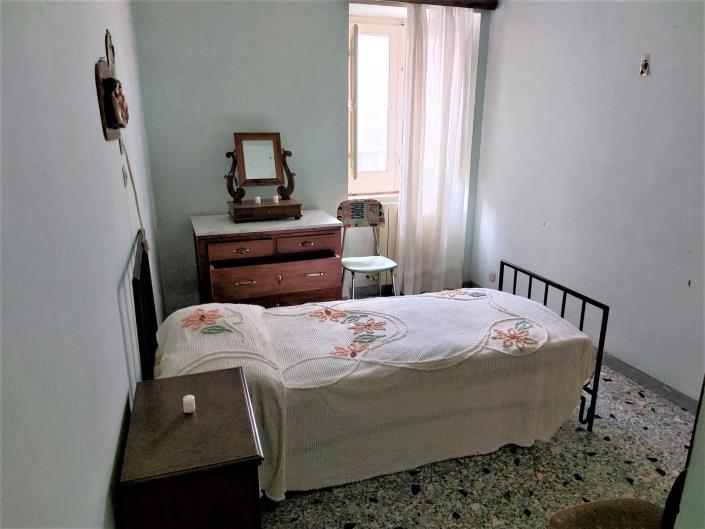 Image No.12-3 Bed Townhouse for sale