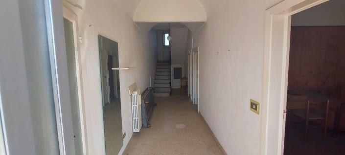 Image No.11-4 Bed House for sale