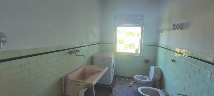 Image No.18-4 Bed House for sale