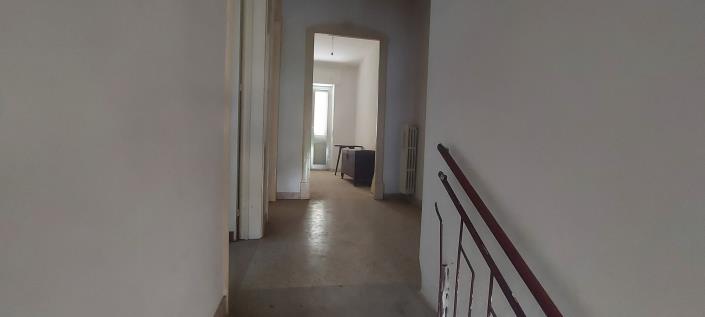 Image No.20-4 Bed House for sale