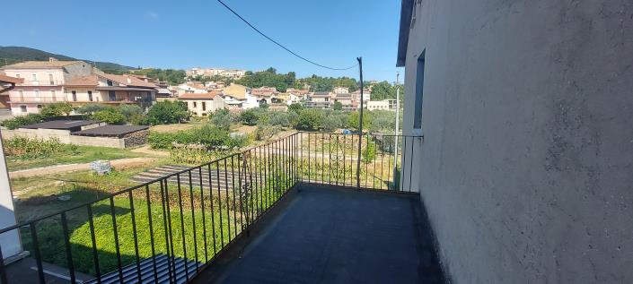 Image No.25-4 Bed House for sale