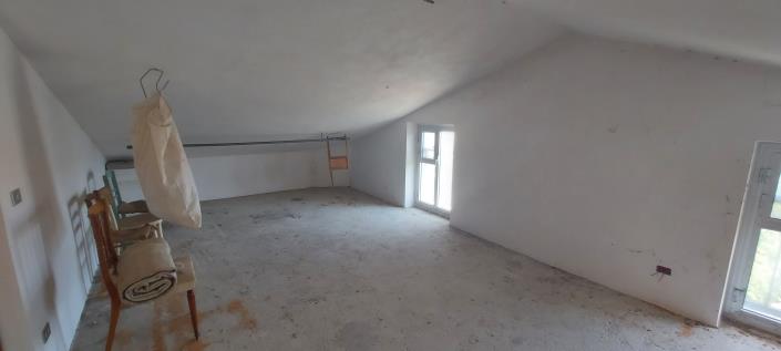 Image No.33-4 Bed House for sale