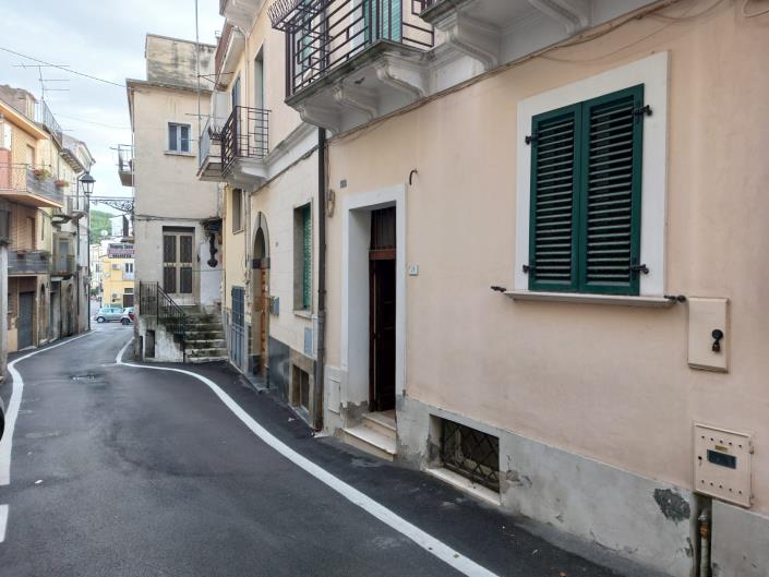 Image No.2-2 Bed Townhouse for sale