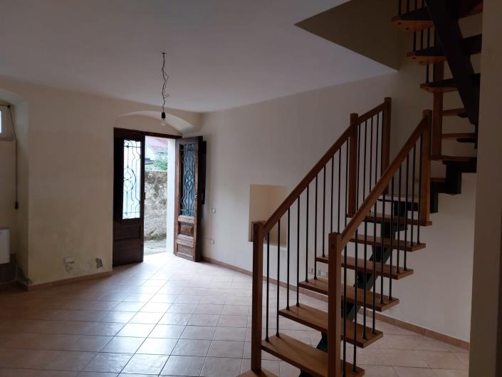 Image No.11-2 Bed Townhouse for sale