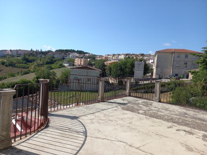 Image No.20-4 Bed Townhouse for sale