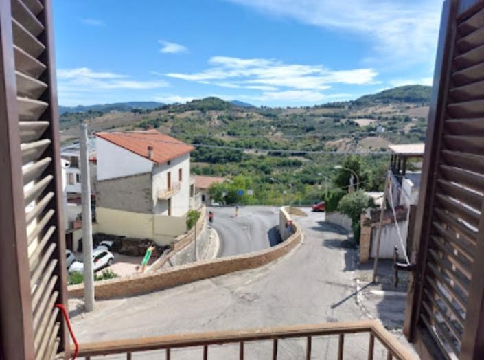 Image No.1-2 Bed Townhouse for sale
