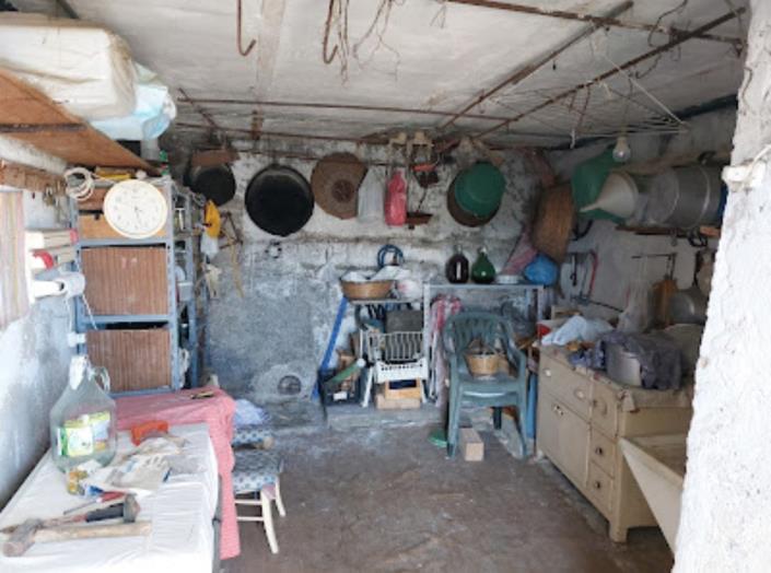 Image No.12-2 Bed Townhouse for sale