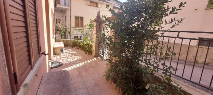 Image No.27-3 Bed Townhouse for sale