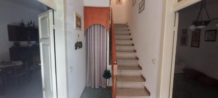 Image No.5-3 Bed Townhouse for sale