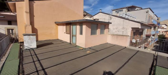 Image No.18-3 Bed Townhouse for sale