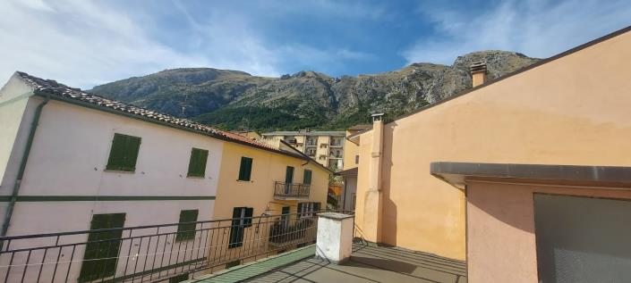 Image No.20-3 Bed Townhouse for sale