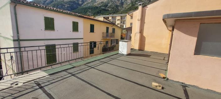 Image No.19-3 Bed Townhouse for sale