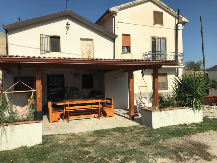 Image No.2-3 Bed Country House for sale