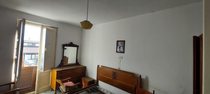 Image No.12-2 Bed Townhouse for sale