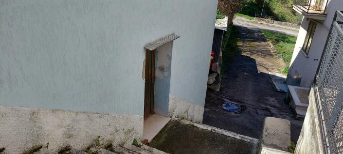 Image No.18-2 Bed Townhouse for sale