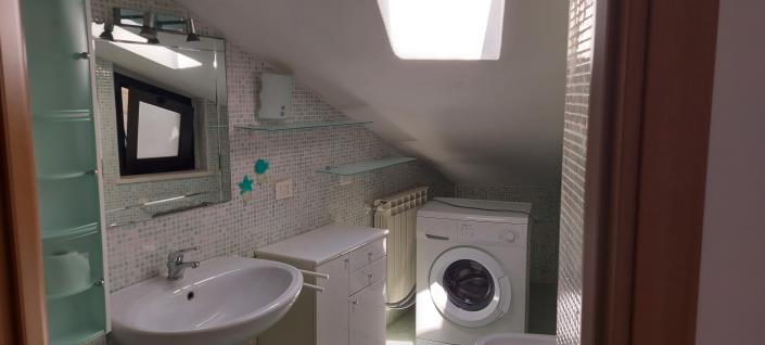 Image No.20-2 Bed Townhouse for sale