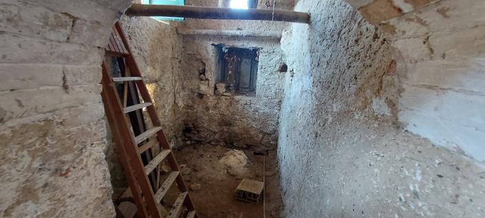 Image No.15-2 Bed Country Property for sale