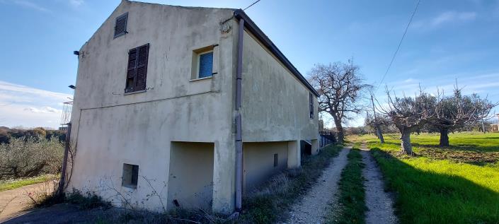 Image No.5-2 Bed Country Property for sale