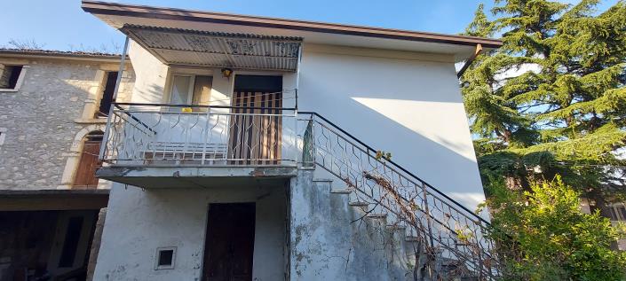 Image No.4-Ferme de 3 chambres à vendre à Palombaro