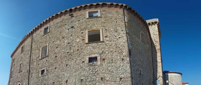 Image No.10-1 Bed Townhouse for sale