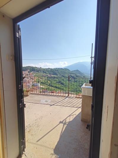 Image No.14-1 Bed Townhouse for sale