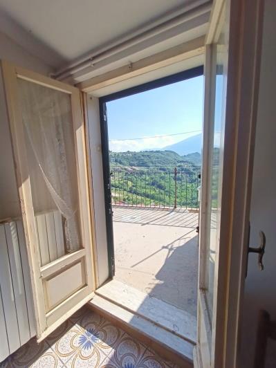 Image No.15-1 Bed Townhouse for sale