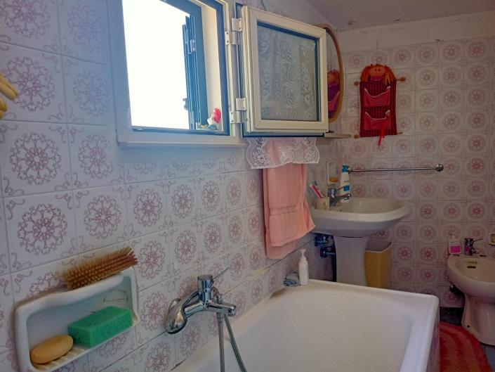 Image No.30-1 Bed Townhouse for sale