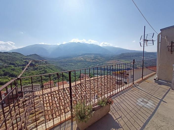 Image No.57-1 Bed Townhouse for sale