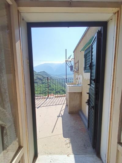 Image No.41-1 Bed Townhouse for sale