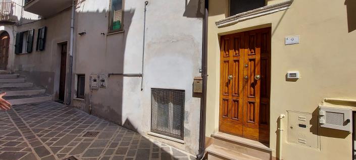 Image No.2-2 Bed Townhouse for sale