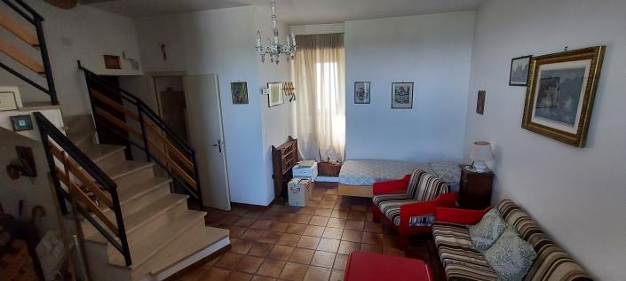 Image No.9-2 Bed Townhouse for sale