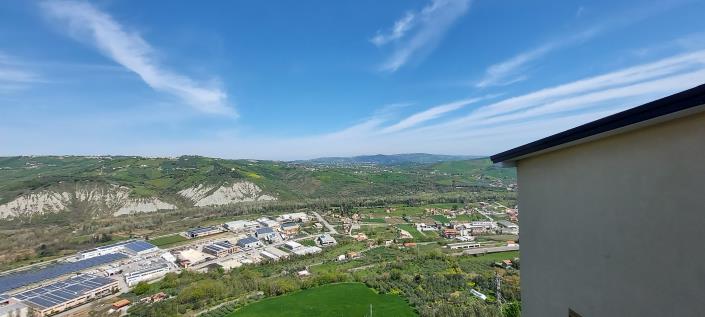 Image No.8-2 Bed Townhouse for sale