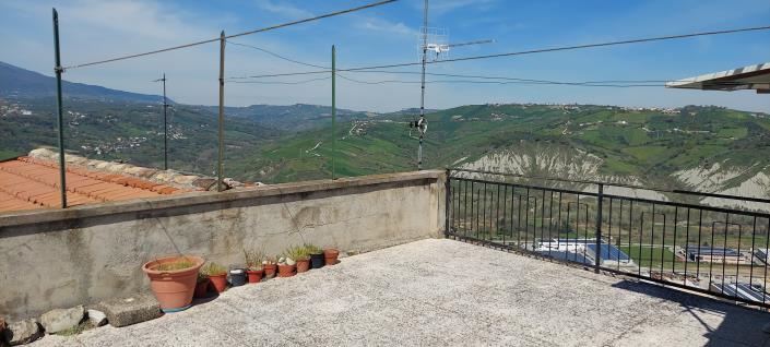 Image No.31-2 Bed Townhouse for sale