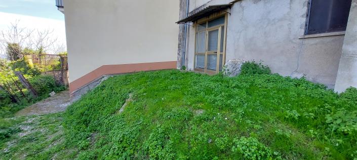 Image No.32-2 Bed Townhouse for sale