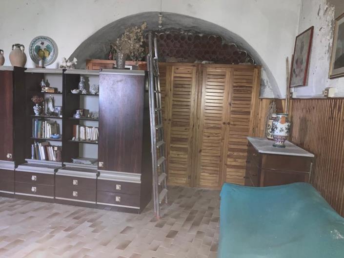 Image No.16-2 Bed Townhouse for sale