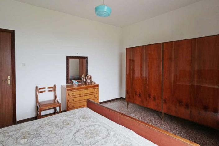 Image No.12-2 Bed Country Property for sale