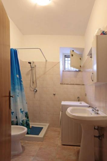 Image No.17-2 Bed Country Property for sale