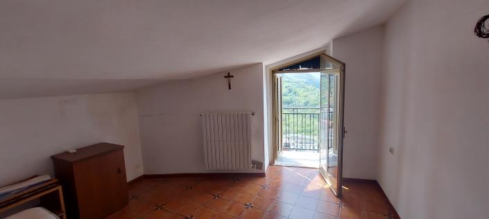 Image No.18-2 Bed Townhouse for sale