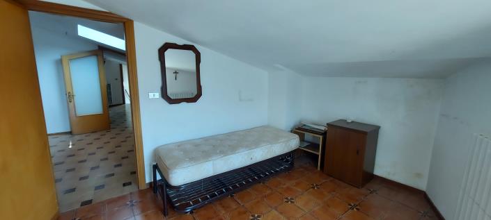 Image No.19-2 Bed Townhouse for sale