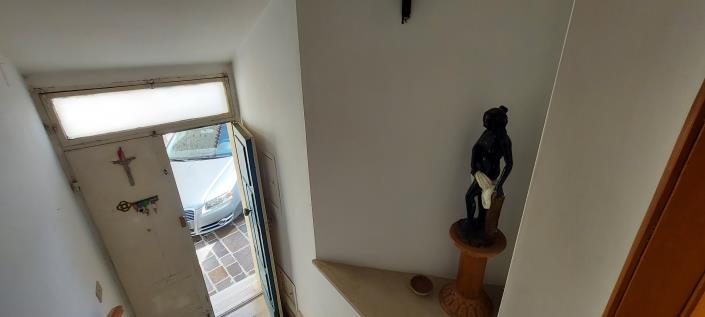 Image No.25-2 Bed Townhouse for sale