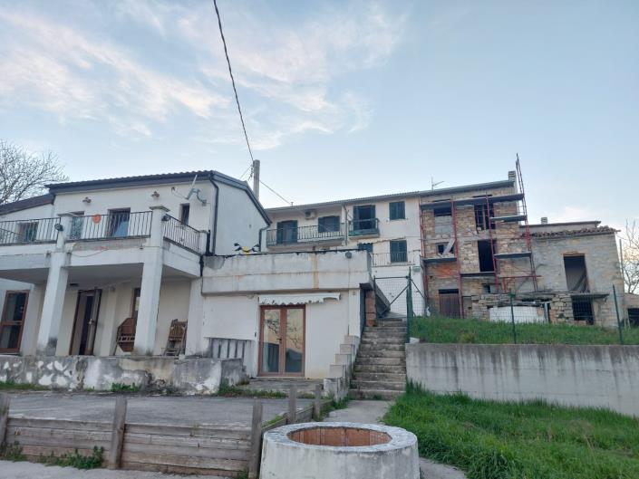 Image No.7-5 Bed Country Property for sale