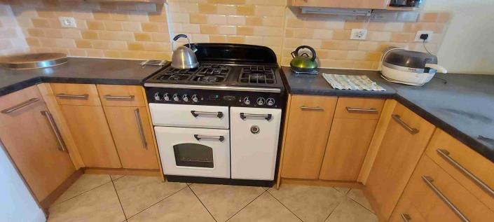 Image No.9-5 Bed Country Property for sale